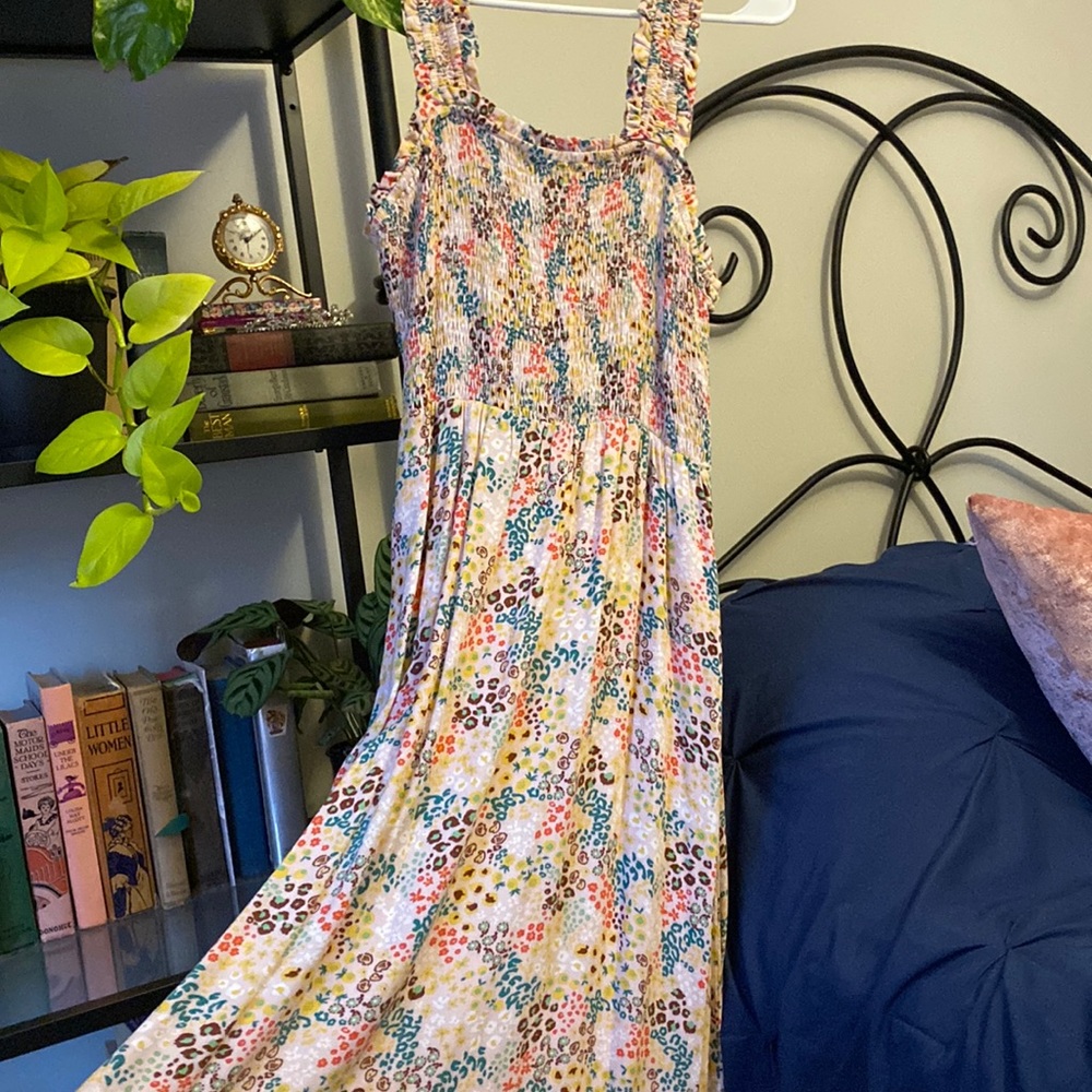 Floral pattern maxi dress with shirred bodice💛💞